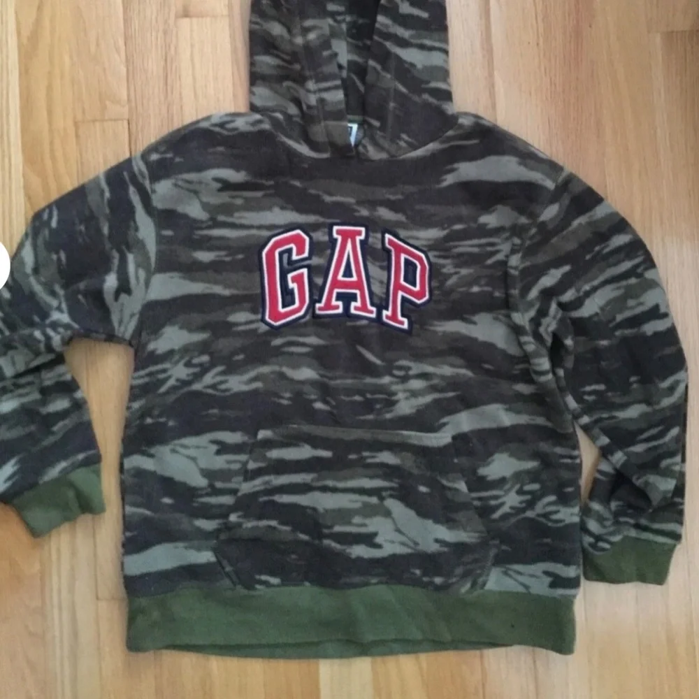GAP Boy Camo Fleece Hoodie Size 10 L Camouflage Green